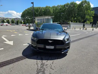 Ford Mustang Fastback 5.0 V8 GT — Muscle car légendaire, boîte manuelle, 38 200 km — Detail
