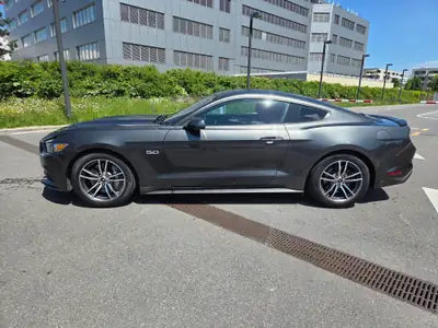 Ford Mustang Fastback 5.0 V8 GT — Muscle car légendaire, boîte manuelle, 38 200 km — Armaturenbrett