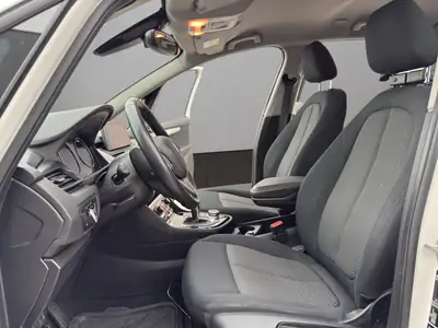 BMW 218 Gran Tourer xDrive — Monospace polyvalent 7 places, diesel efficace — Miniature 9