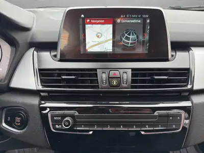 BMW 218 Gran Tourer xDrive — Monospace polyvalent 7 places, diesel efficace — Miniature 15