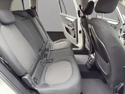 BMW 218 Gran Tourer xDrive — Monospace polyvalent 7 places, diesel efficace — Miniature 18