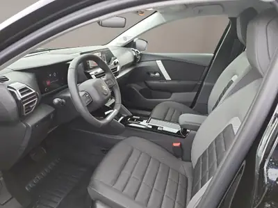 Citroën C4 1.2 Hybrid You+ 2025 — Berline écologique à faible consommation — dashboard