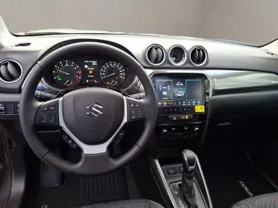 Suzuki Vitara 1.5 Hybrid 4x4 — SUV compact éco-responsable avec transmission intégrée — detail
