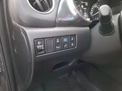 Suzuki Vitara 1.5 Hybrid 4x4 — SUV compact éco-responsable avec transmission intégrée — Thumbnail 11