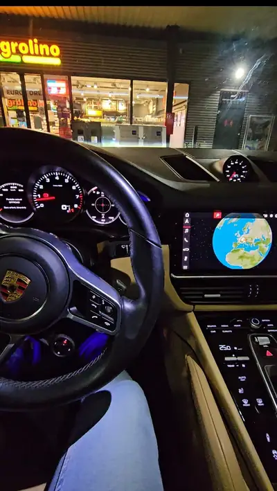 Porsche Cayenne Coupé 340 ch — SUV haute performance 4WD, 62'000 km seulement — Innenraum