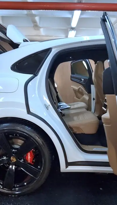 Porsche Cayenne Coupé 340 ch — SUV haute performance 4WD, 62'000 km seulement — Miniatur 7