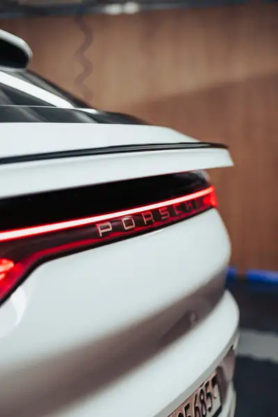 Porsche Cayenne Coupé 340 ch — SUV haute performance 4WD, 62'000 km seulement — Miniatur 15