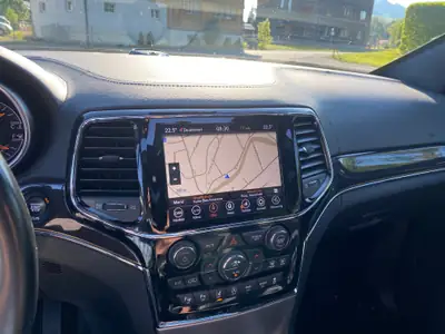 Jeep Grand Cherokee 3.0 CRD Overland — SUV premium diesel 250 ch, 88'500 km — Miniatura 14
