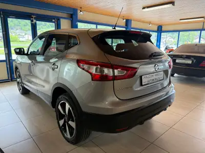 Nissan Qashqai 1.6 dCi 360 4×4 — SUV robuste, moteur diesel économe, intégrale fiable — Armaturenbrett