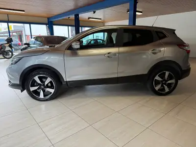 Nissan Qashqai 1.6 dCi 360 4×4 — SUV robuste, moteur diesel économe, intégrale fiable — Innenraum