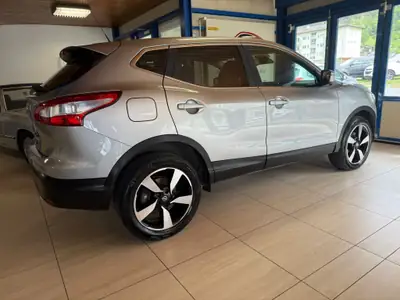 Nissan Qashqai 1.6 dCi 360 4×4 — SUV robuste, moteur diesel économe, intégrale fiable — Miniatur 7