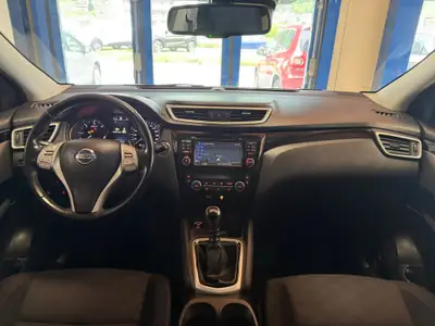 Nissan Qashqai 1.6 dCi 360 4×4 — SUV robuste, moteur diesel économe, intégrale fiable — Miniatur 10