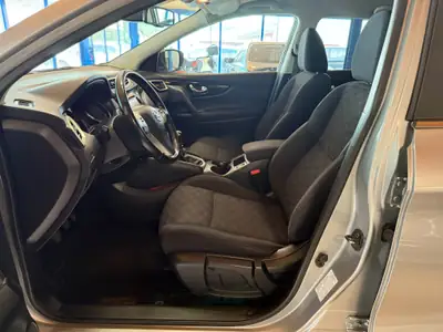 Nissan Qashqai 1.6 dCi 360 4×4 — SUV robuste, moteur diesel économe, intégrale fiable — Miniatur 12
