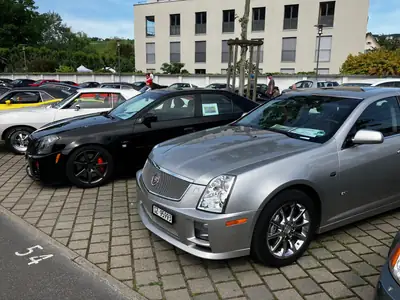 Cadillac STS-V 2007 — Berline sport américaine d'exception, 476 ch, très faible kilométrage — vista esterna