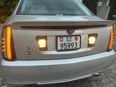 Cadillac STS-V 2007 — Berline sport américaine d'exception, 476 ch, très faible kilométrage — Miniatura 12