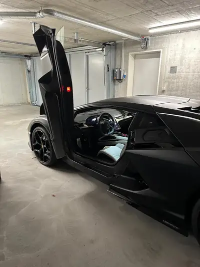 Lamborghini Revuelto 2024 — Supercar hybride rechargeable, 700 km seulement — vista esterna