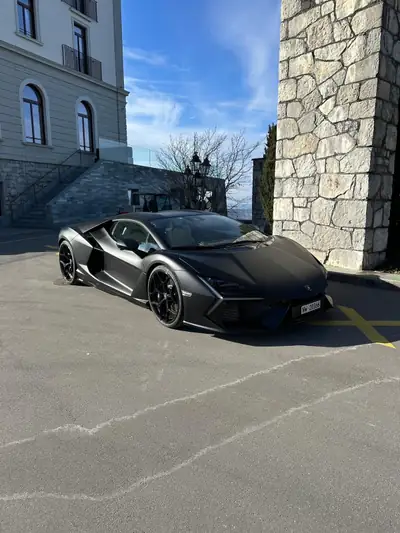 Lamborghini Revuelto 2024 — Supercar hybride rechargeable, 700 km seulement — dettaglio
