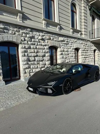 Lamborghini Revuelto 2024 — Supercar hybride rechargeable, 700 km seulement — Miniatura 8