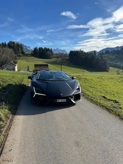 Lamborghini Revuelto 2024 — Supercar hybride rechargeable, 700 km seulement — Miniatura 10