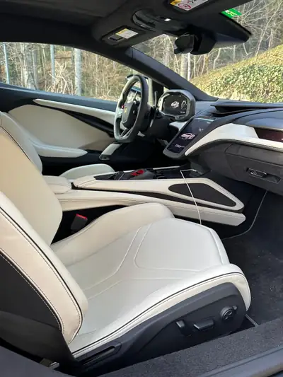 Lamborghini Revuelto 2024 — Supercar hybride rechargeable, 700 km seulement — Miniatura 12