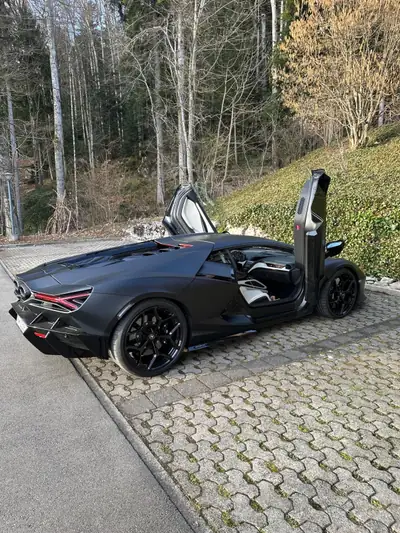 Lamborghini Revuelto 2024 — Supercar hybride rechargeable, 700 km seulement — Miniatura 16