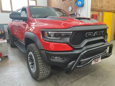 Dodge Ram TRX 2021 — Le supercars des pick-ups avec 711 ch, peu kilométré — vue extérieure