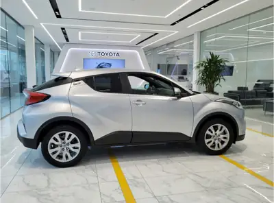 Toyota C-HR 1.2 Turbo Active — SUV compact fiable, frais du contrôle technique — intérieur