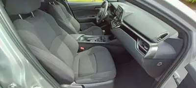 Toyota C-HR 1.2 Turbo Active — SUV compact fiable, frais du contrôle technique — Miniature 8