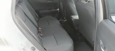 Toyota C-HR 1.2 Turbo Active — SUV compact fiable, frais du contrôle technique — Miniature 9
