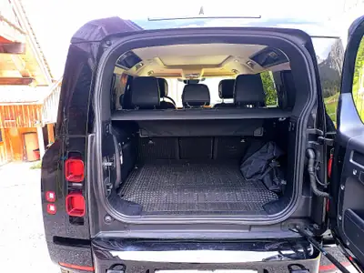 Land Rover Defender 110 P400e PHEV — SUV hybride rechargeable haute performance, 12 500 km — Miniature 13