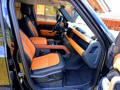 Land Rover Defender 110 P400e PHEV — SUV hybride rechargeable haute performance, 12 500 km — Miniature 14