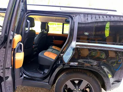 Land Rover Defender 110 P400e PHEV — SUV hybride rechargeable haute performance, 12 500 km — Miniature 16