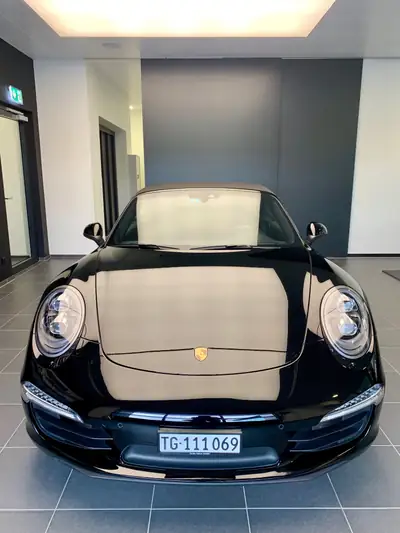 Porsche 911 Cabrio Carrera 4 Black Edition — Cabriolet sportif allemand d'exception, très peu utilisé — Miniature 8