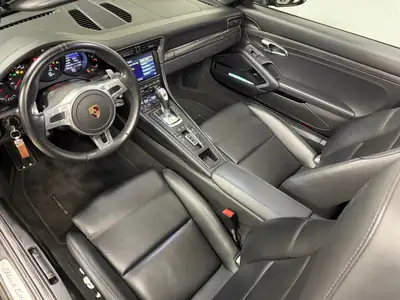 Porsche 911 Cabrio Carrera 4 Black Edition — Cabriolet sportif allemand d'exception, très peu utilisé — Miniature 20