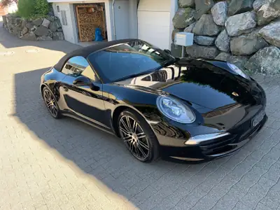 Porsche 911 Cabrio Carrera 4 Black Edition — Cabriolet sportif allemand d'exception, très peu utilisé — Miniature 22
