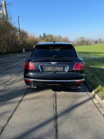 Bentley Bentayga W12 First Edition — SUV de prestige, 608 ch, entretien à jour — Miniatura 7