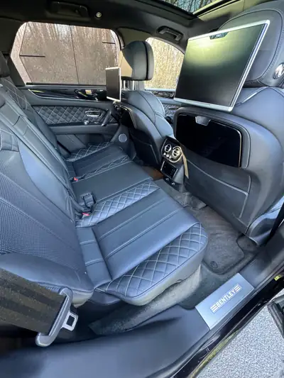 Bentley Bentayga W12 First Edition — SUV de prestige, 608 ch, entretien à jour — Miniatura 18