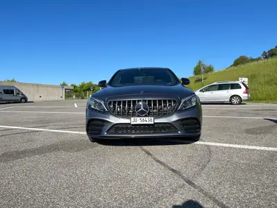 Mercedes-Benz C 200 4Matic AMG Line — Berline premium all-terrain, 43 000 km seulement — côté