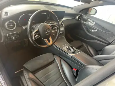 Mercedes-Benz C 200 4Matic AMG Line — Berline premium all-terrain, 43 000 km seulement — intérieur