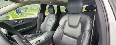 Volvo XC60 T6 eAWD Inscription 2022 — SUV hybride rechargeable, 65'000 km, traction intégrale — Miniatura 21