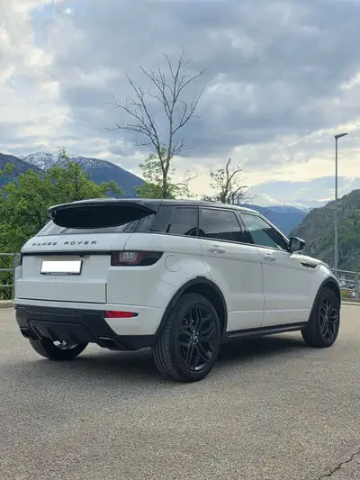 Land Rover Range Rover Evoque 2.0 Si4 HSE Dynamic — Prestige compact, traction intégrale, 95 000 km — Heckansicht