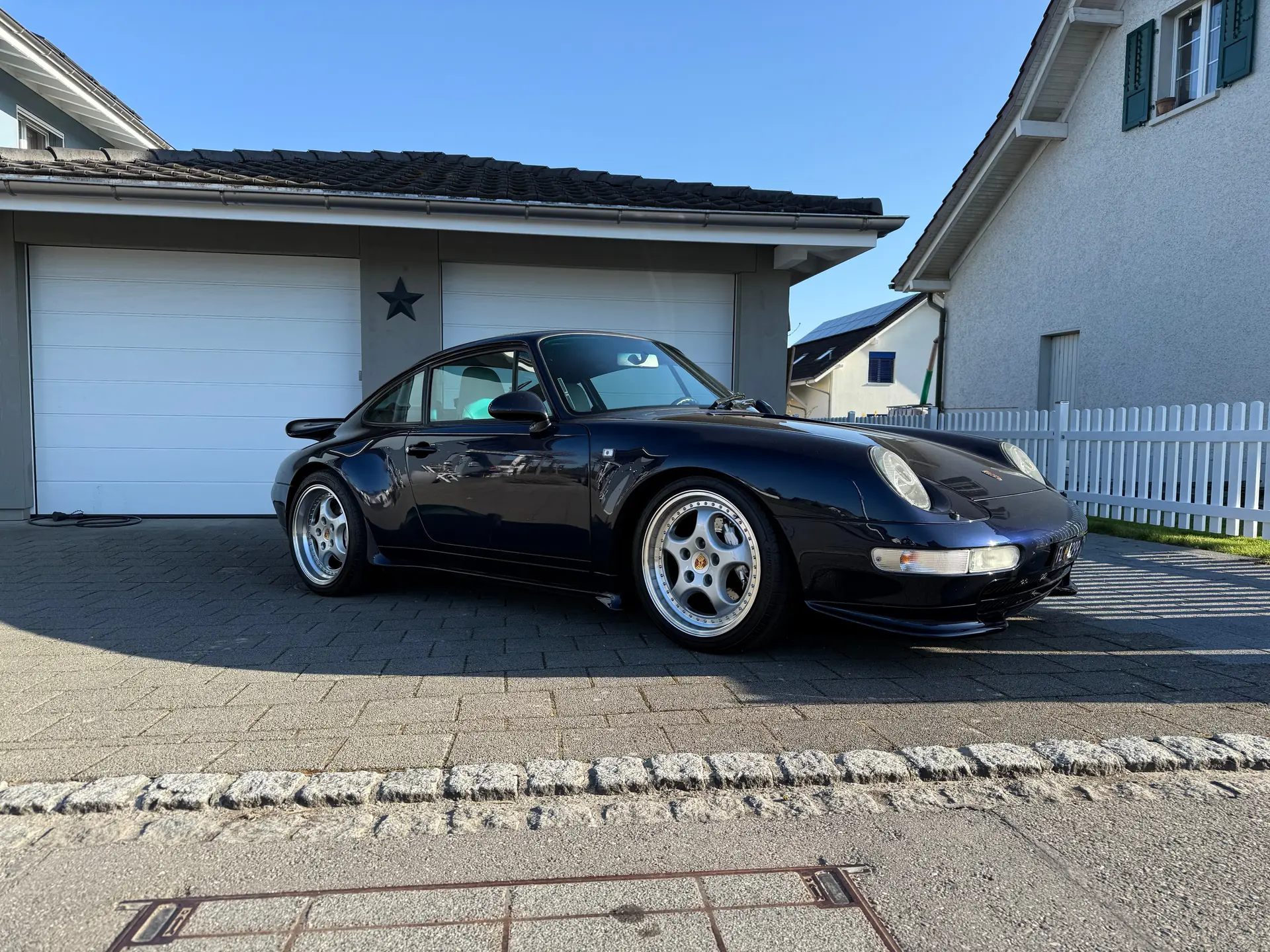 Porsche 911 993 C4 RS Style — Coupé mythique avec bodykit et suspensions sportives — Außenansicht