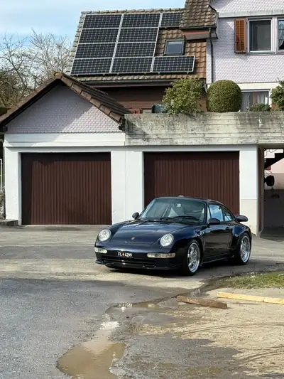 Porsche 911 993 C4 RS Style — Coupé mythique avec bodykit et suspensions sportives — Innenraum