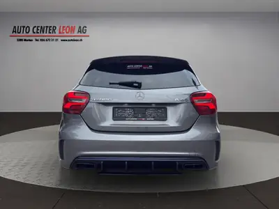 Mercedes-AMG A 45 4Matic — Performance 381 ch, Transmission DCT, Berline compact sportive — Armaturenbrett