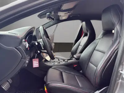 Mercedes-AMG A 45 4Matic — Performance 381 ch, Transmission DCT, Berline compact sportive — Miniatur 9