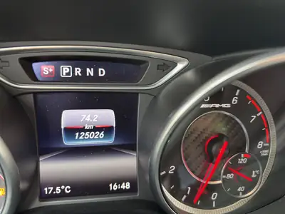 Mercedes-AMG A 45 4Matic — Performance 381 ch, Transmission DCT, Berline compact sportive — Miniatur 11