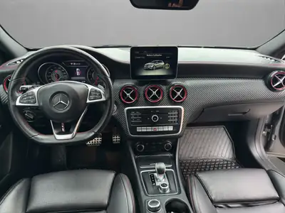 Mercedes-AMG A 45 4Matic — Performance 381 ch, Transmission DCT, Berline compact sportive — Miniatur 14