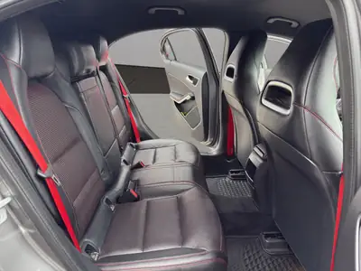 Mercedes-AMG A 45 4Matic — Performance 381 ch, Transmission DCT, Berline compact sportive — Miniatur 18