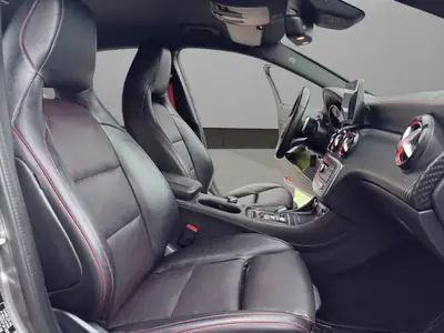 Mercedes-AMG A 45 4Matic — Performance 381 ch, Transmission DCT, Berline compact sportive — Miniatur 17