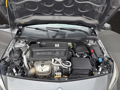 Mercedes-AMG A 45 4Matic — Performance 381 ch, Transmission DCT, Berline compact sportive — Miniatur 20